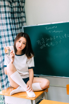 女生超短裙穿搭